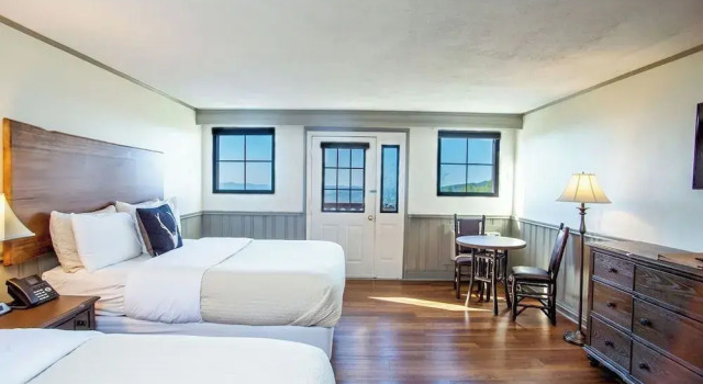 Двухместный номер Deluxe с видом на горы Switzerland Inn