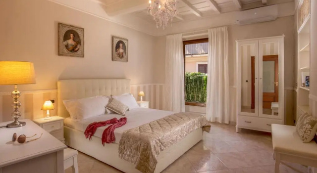 Mario's apartament in the Spanish Steps