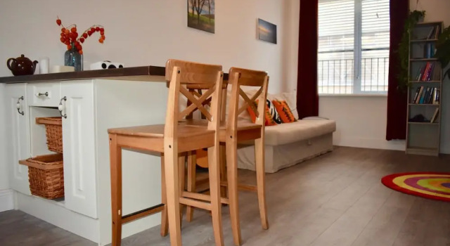 Central 1 Bedroom Apartment With Lively Decor, Забронировать Апартаменты/квартира Дублин Каунти Дублин, рядом с Dublin City Council