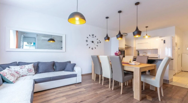 Nice Apartment in Split With 3 Bedrooms and Wifi