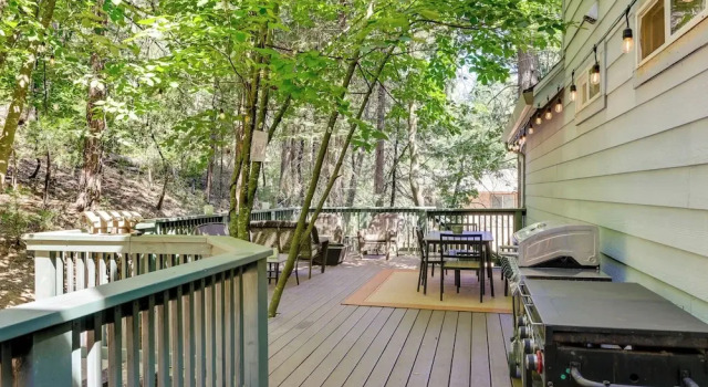 Near Dtwn: Twain Harte Home w/ Furnished Deck!, Забронировать Дом для отпуска Твейн-Гарт штат Калифорния