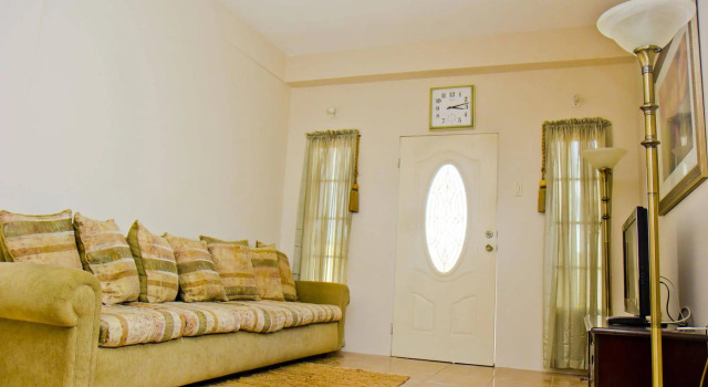 Port of Spain Breezy Guest Apartment