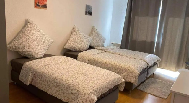 Апартаменты Beste Lage in Rostock: 2-Zimmerwohnung mit Balkon im 1.OG