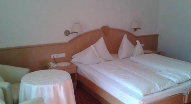 Двухместный номер Standard с балконом Hotel Pension Flora