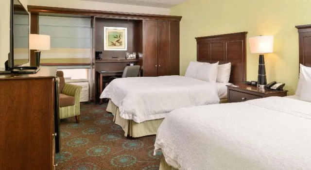 Шестиместный номер Standard Hampton Inn & Suites Newport News-Airport - Oyster Point Area