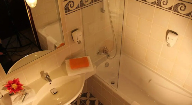 Четырёхместный номер Standard Hôtel Des Pirates