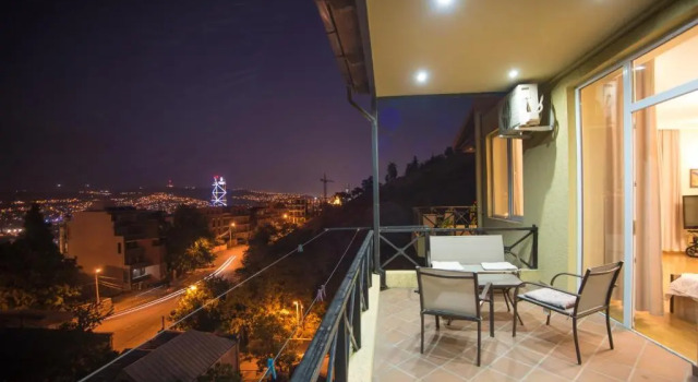 Номер Standard с балконом Отель Terrace House Тбилиси