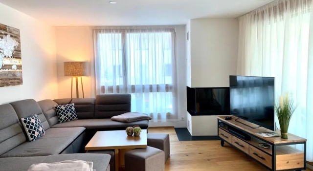 Апартаменты Luxus Neubau 5 min zu Talstation & Caumasee