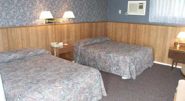 Четырёхместный номер Standard Bridgeport Inn