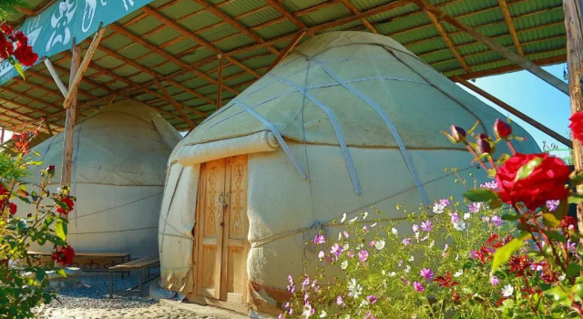 Тент Happy Nomads - Modern Yurt Cottages & Breakfast