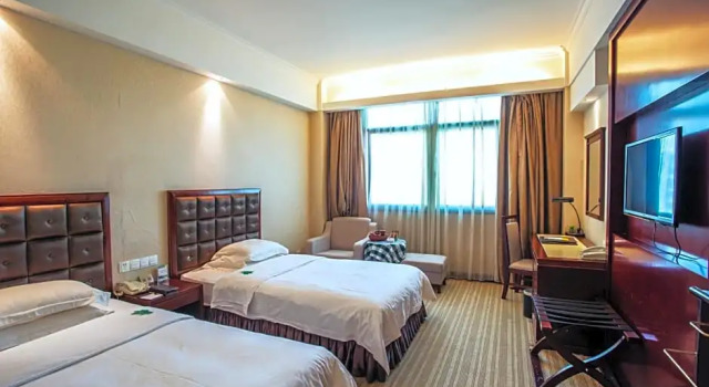 Двухместный номер Standard Yiyang Huatian Hotel