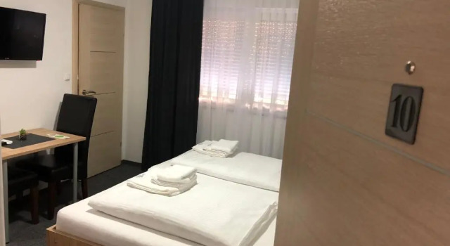 Семейная студия Hostel Mali Pariz