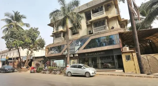 Hotel Amfahh by WB Inn, Забронировать Отель Мумбай Mumbai Region, рядом с S. P. Jain Institute of Management and Research