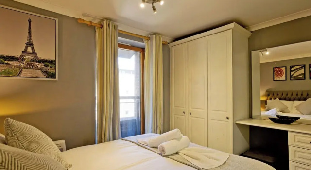 Апартаменты с балконом и с видом на город Imperial Meridian Place Apartment