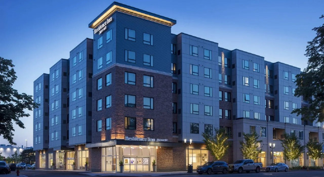 Residence Inn by Marriott Boston Burlington, Varaa Hotelli Hotellit New England uima-altaalla, Uima-allas