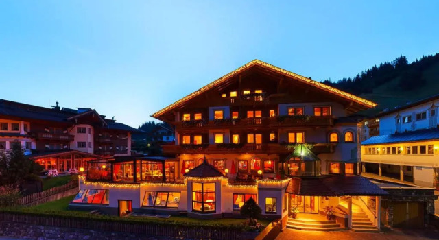 Двухместный номер Standard с видом на горы Hotel Kristall