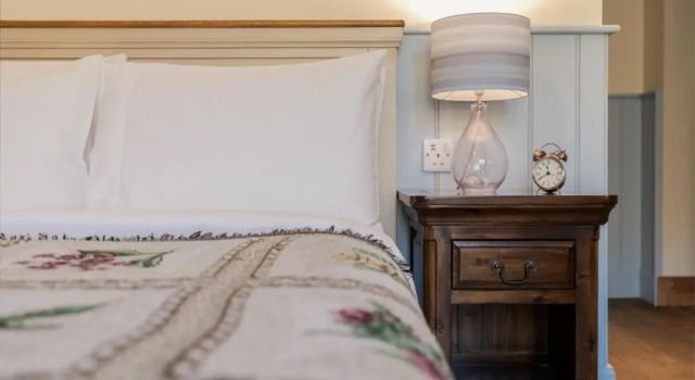 Номер Standard с видом на озеро The Whispering Pine Lodge