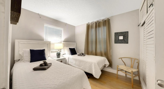 21 apartment 1 blk from beach unit 2, Rezerwuj Apartament Riviera Beach Palm Beach County