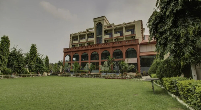 OYO 3575 The Wave International, Book Hotel Hoteller i Jamshedpur med pool, Swimmingpool