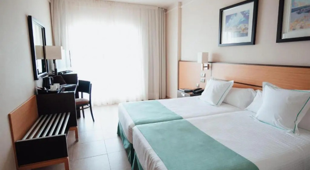 Трёхместный номер Standard Poseidon La Manga Hotel & Spa