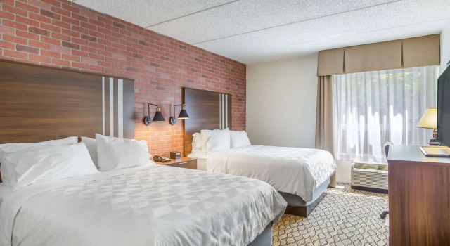 Четырёхместный номер Standard Burrstone Inn, an Ascend Collection Hotel