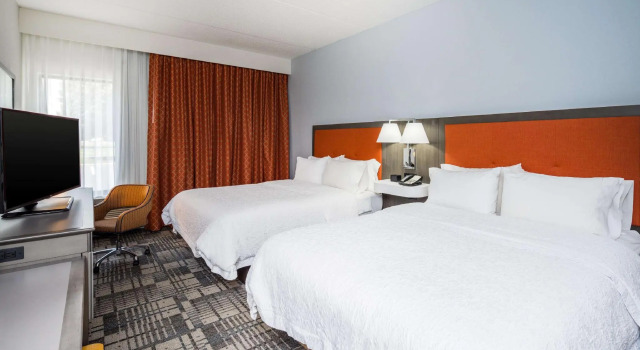 Четырёхместный номер Standard Hampton Inn Plymouth Meeting