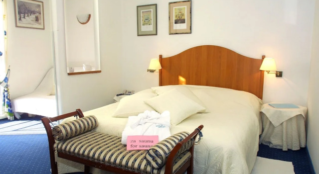 Полулюкс Boutique hotel Lili