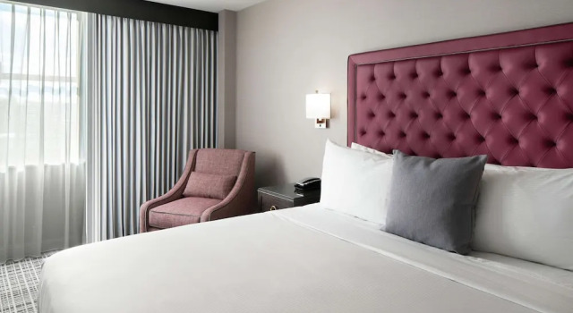 Номер Standard c 1 комнатой The Axis Moline Hotel, Tapestry Collection By Hilton