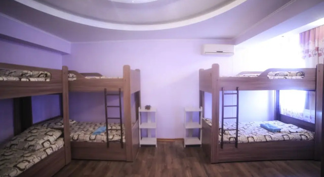 Champion Hostel, Book Hostel / Vandrerhjem Hoteller i Privokzalʼnoye med parkering, Parkering