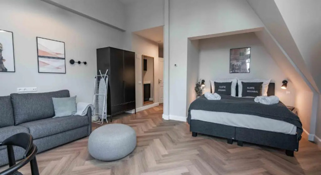 Люкс с балконом Limehome The Hague Keizerstraat