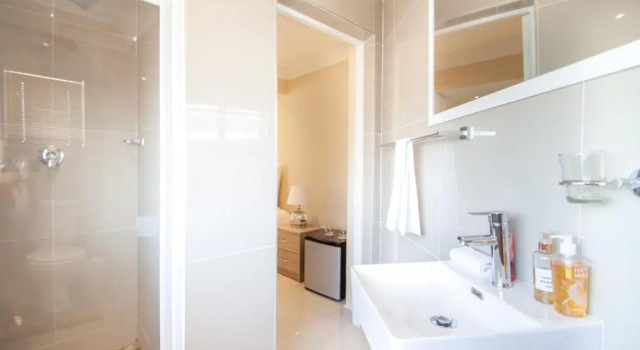 Полулюкс Deluxe Muxima Guest House