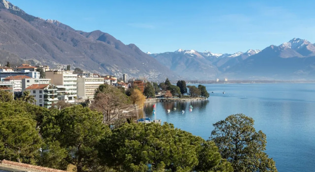 Трёхместный номер Standard с балконом Hotel Rondinella Locarno
