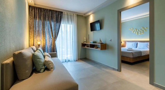 Estelle Family Luxury Apartments & Suites, Book Apartment Gerakini 