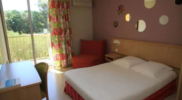 Одноместный номер Standard с балконом Isola Hôtel