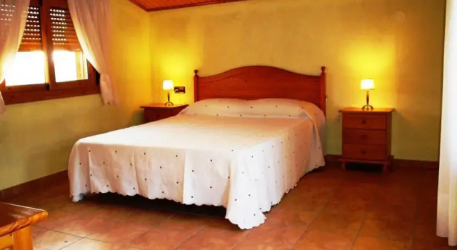 Casa Fustagueras, Buchen Sie Hotel Torà 