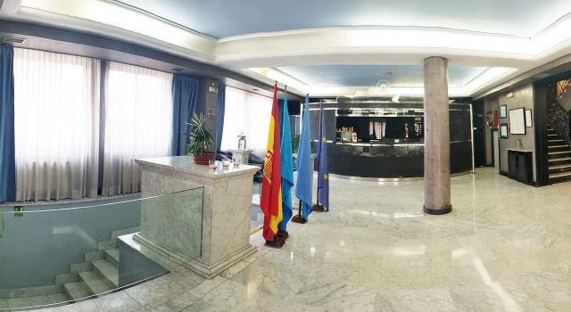 Hotel Faranda Express Las Lomas, Забронировать Отель Отели Овьедо с завтраком, рядом с Больница Центрального университета Астурии, Завтраки