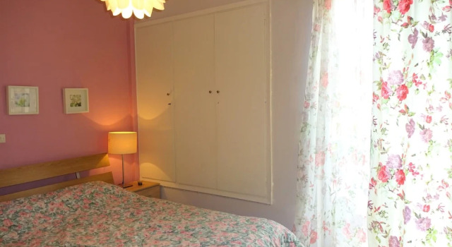 Апартаменты с балконом Urban Cosy Flat Near Tram, Metro & Acropolis