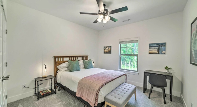 Коттедж New Everything! Comfy Home w/ Deck & Trail Access!