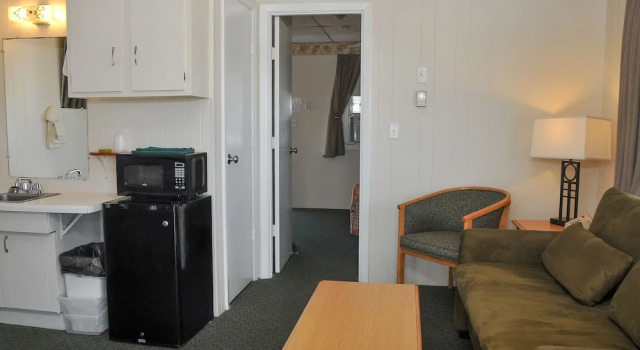 Двухместный люкс Economy с балконом Friendship Oceanfront Suites