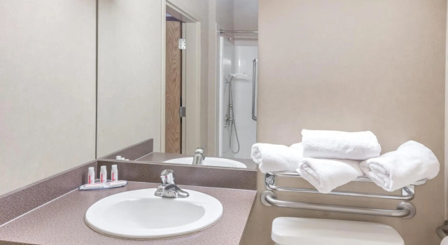 Двухместный номер Standard Canalta Hotel Airdrie