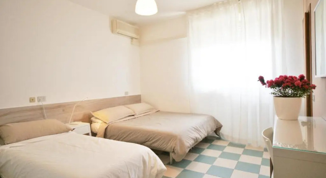 Трёхместный номер Standard Hotel Happy