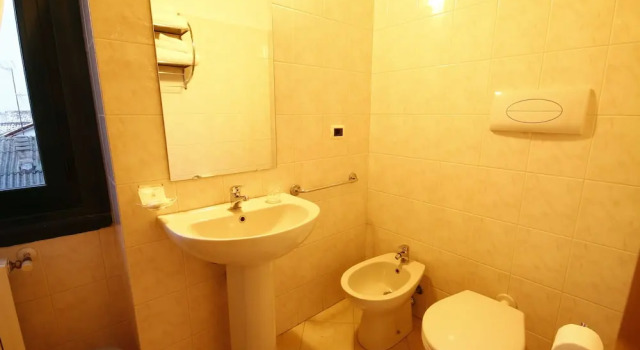 Трёхместный номер Standard с балконом Hotel Duca di Tromello