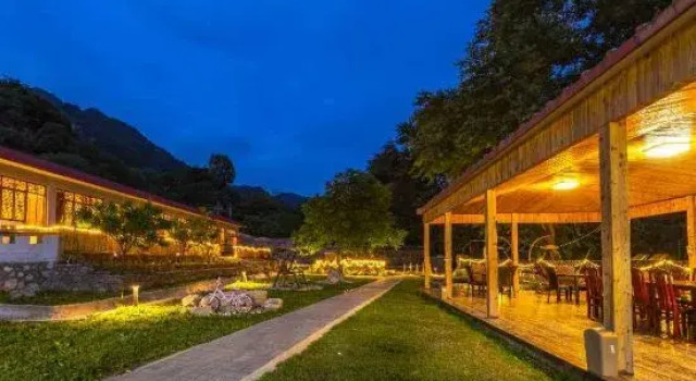 Beijing Shanshuijian Homestay, Book Hotel Hoteller i Beijing Province med parkering, Parkering