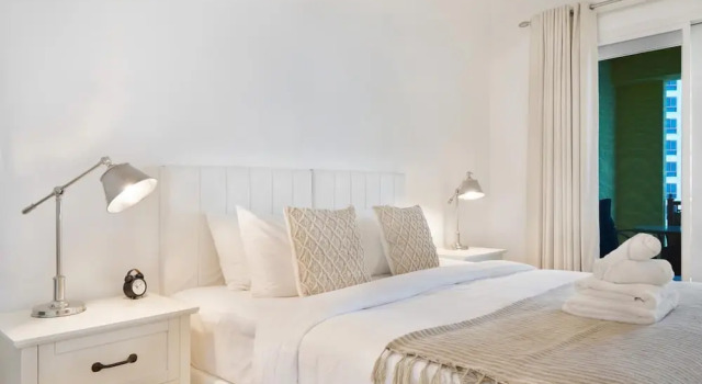 Апартаменты с балконом Modern and Airy 2BR in Palm Jumeirah