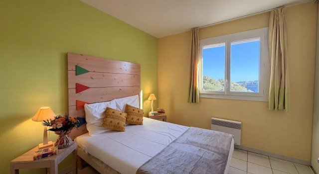 Sea View Escape on the Vermilion Coast, Забронировать Апартаменты/квартира Сербер Vermillion Coast