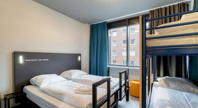 Четырёхместный номер Standard a&o Hamburg Hammer Kirche