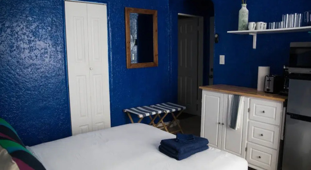 Апартаменты Amazing Studio in Beverly Boulevard! Sleeps 3!