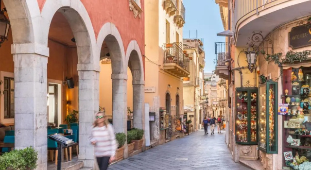Вилла Villa Urbis Taormina, luxury villa in the heart of Taormina with swimming pool