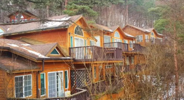 Pyeongchang Pine Forest Pension (Individual BBQ), Book Hotel Hoteller i Pyeongchang med pool, Swimmingpool