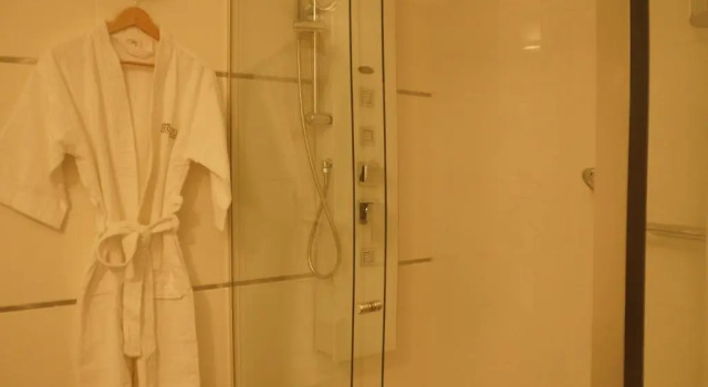 Полулюкс Apart Hotel Petit Palace Suites
